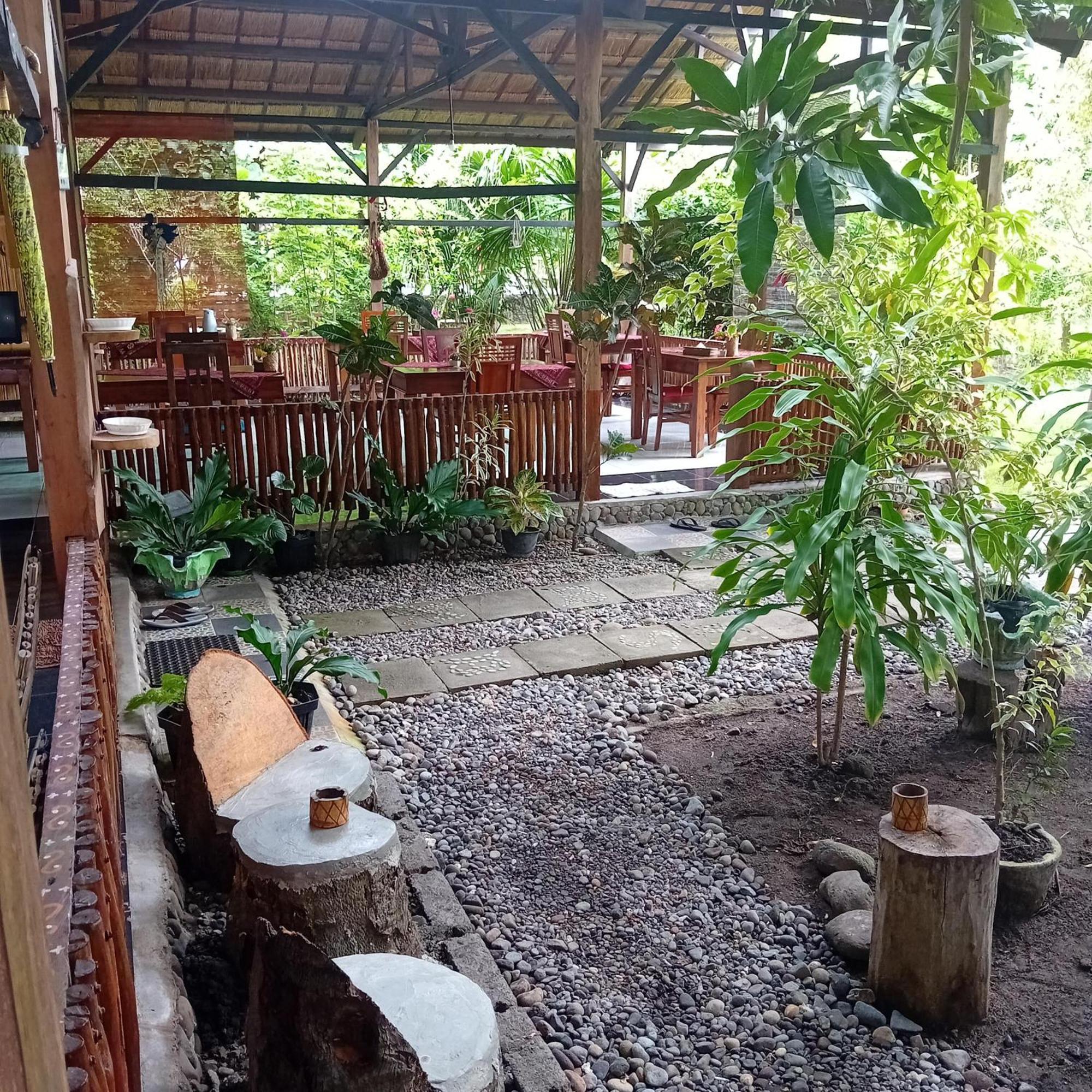 Budi Sun Resort Maumere Exterior photo