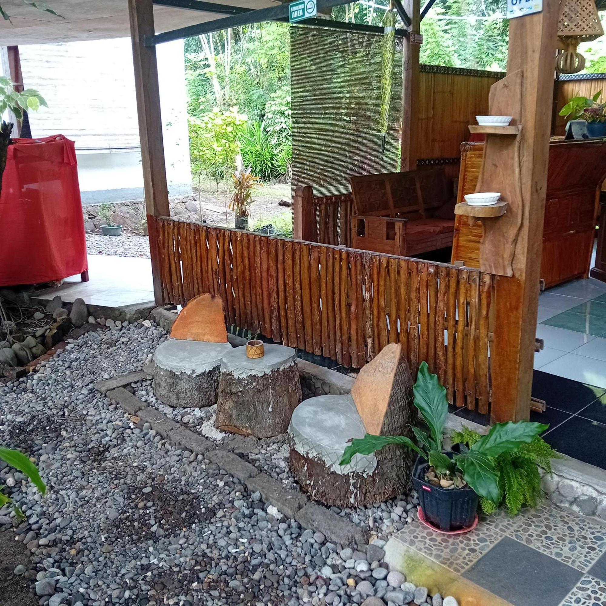 Budi Sun Resort Maumere Exterior photo