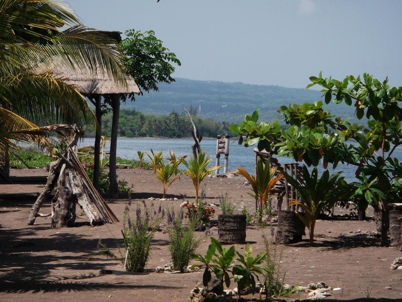 Budi Sun Resort Maumere Exterior photo