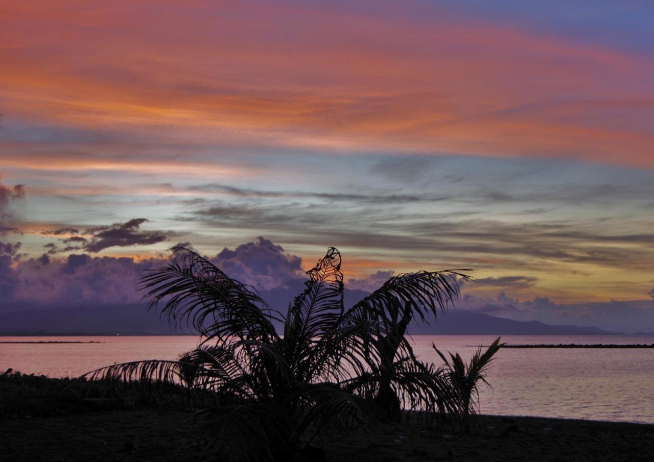 Budi Sun Resort Maumere Exterior photo